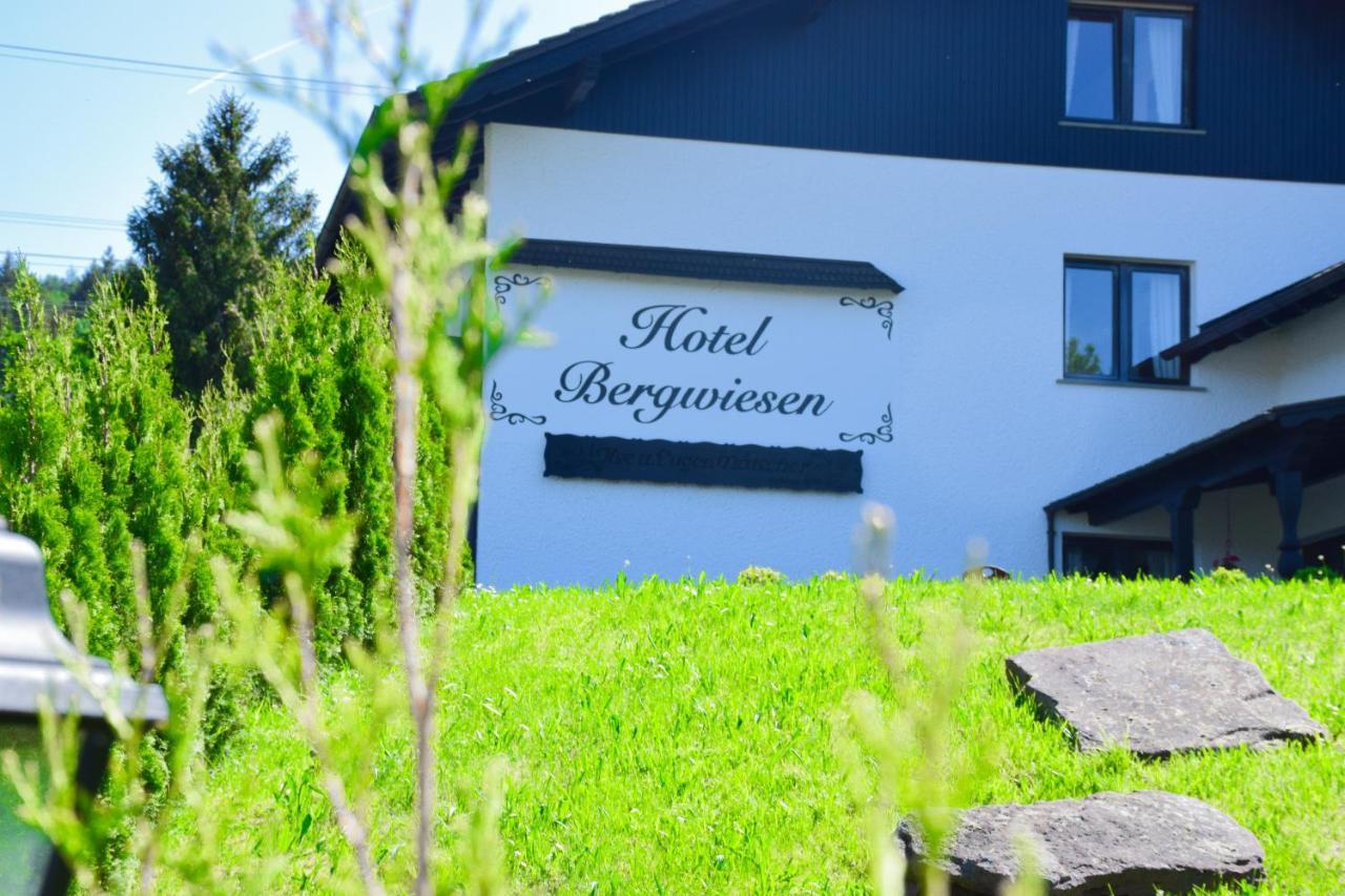 Hotel Bergwiesen - Zimmer Mit Balkon Oder Terasse Lohr am Main Luaran gambar