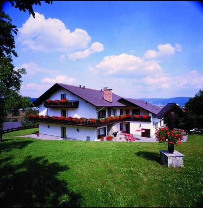 Hotel Bergwiesen - Zimmer Mit Balkon Oder Terasse Lohr am Main Luaran gambar