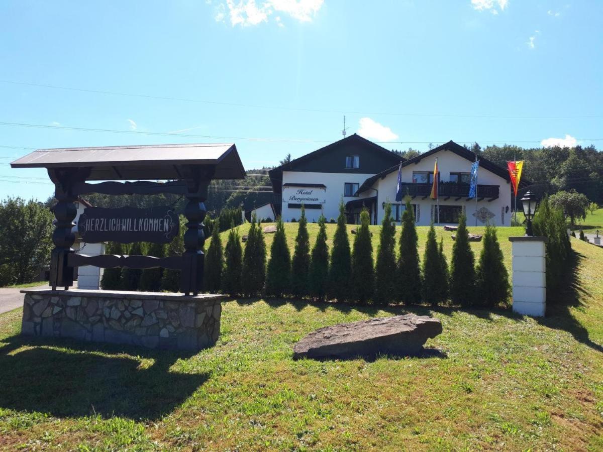 Hotel Bergwiesen - Zimmer Mit Balkon Oder Terasse Lohr am Main Luaran gambar