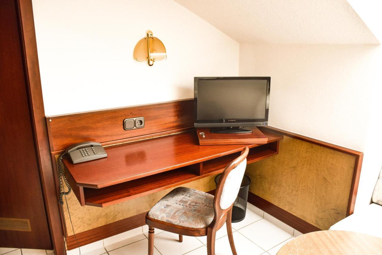 Hotel Bergwiesen - Zimmer Mit Balkon Oder Terasse Lohr am Main Luaran gambar
