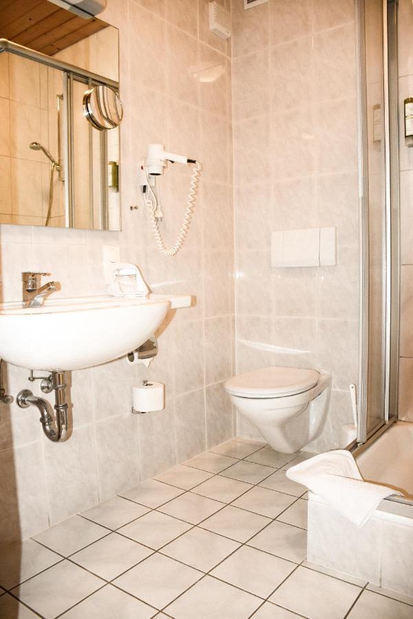 Hotel Bergwiesen - Zimmer Mit Balkon Oder Terasse Lohr am Main Luaran gambar