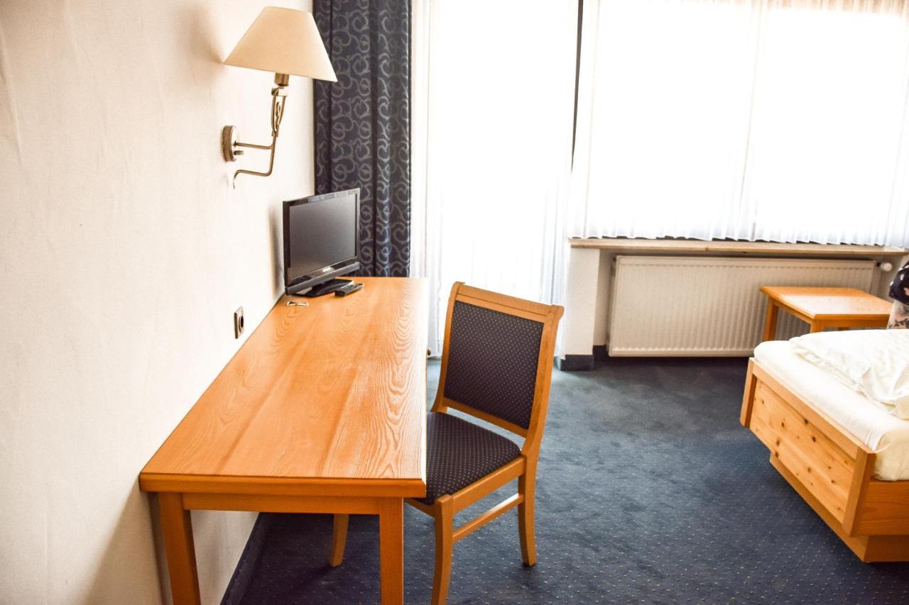 Hotel Bergwiesen - Zimmer Mit Balkon Oder Terasse Lohr am Main Luaran gambar
