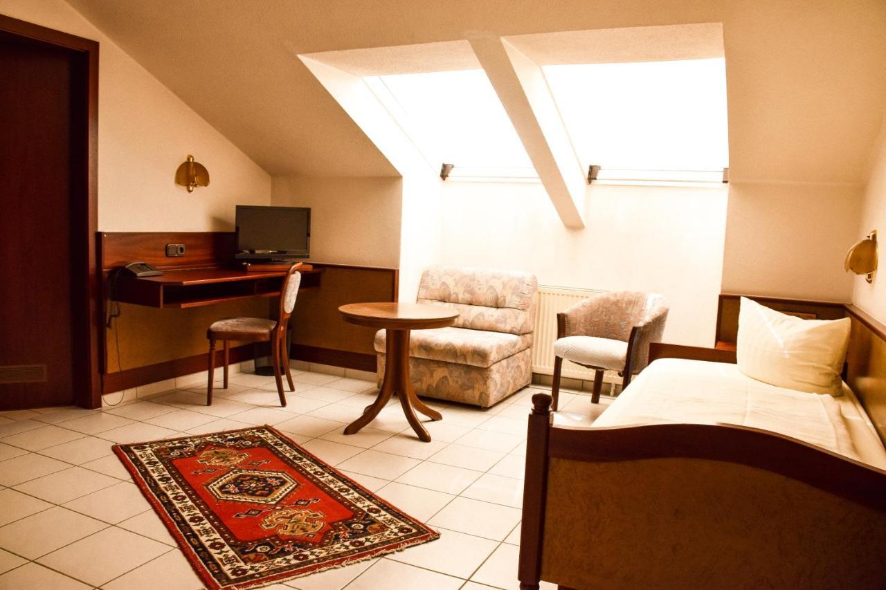 Hotel Bergwiesen - Zimmer Mit Balkon Oder Terasse Lohr am Main Luaran gambar