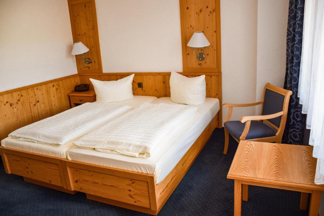 Hotel Bergwiesen - Zimmer Mit Balkon Oder Terasse Lohr am Main Luaran gambar